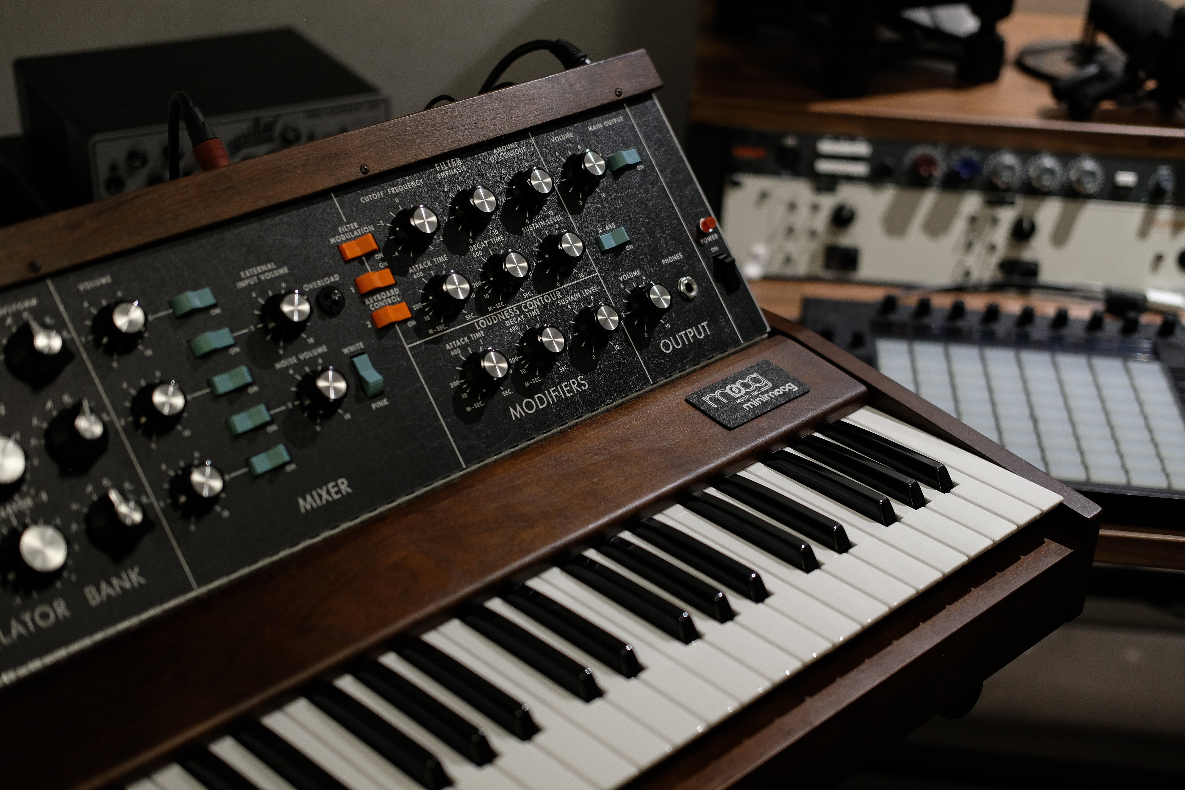 Keyboards & Synthesizers