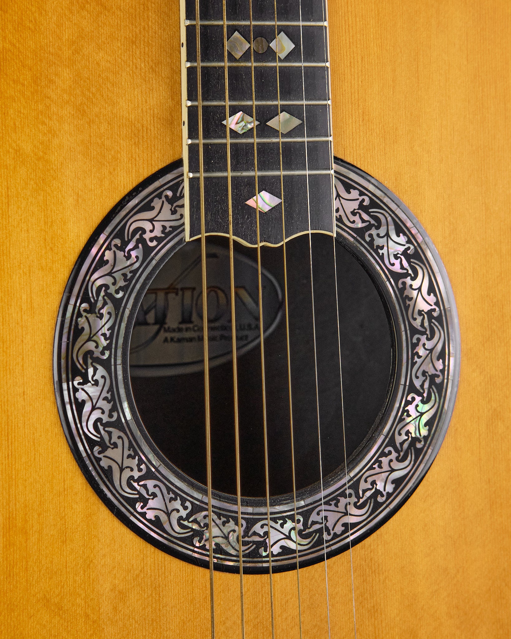 1981 Ovation 1619 Custom Legend Stereo Natural