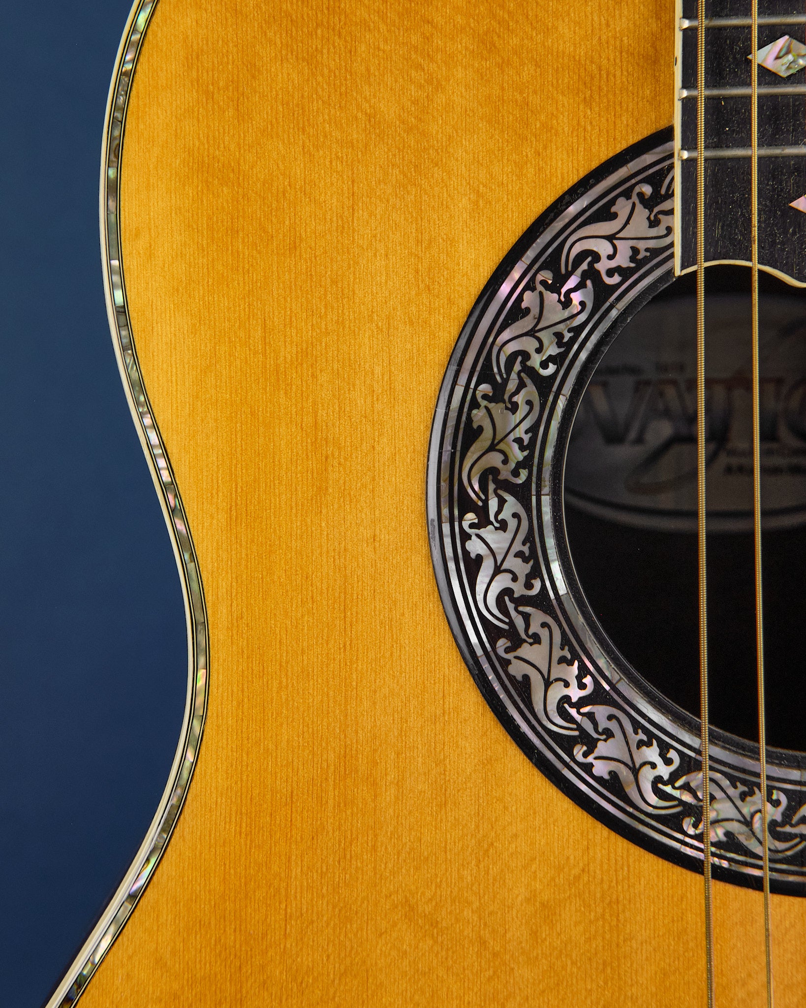 1981 Ovation 1619 Custom Legend Stereo Natural