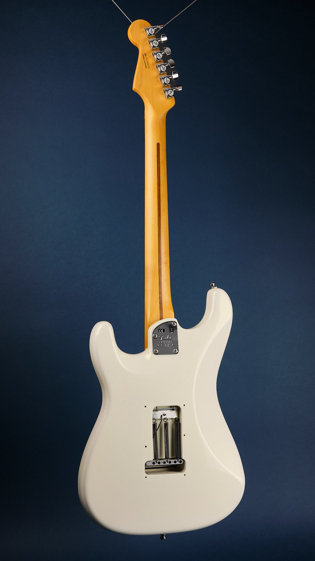 2019 Fender American Ultra Stratocaster Arctic Pearl