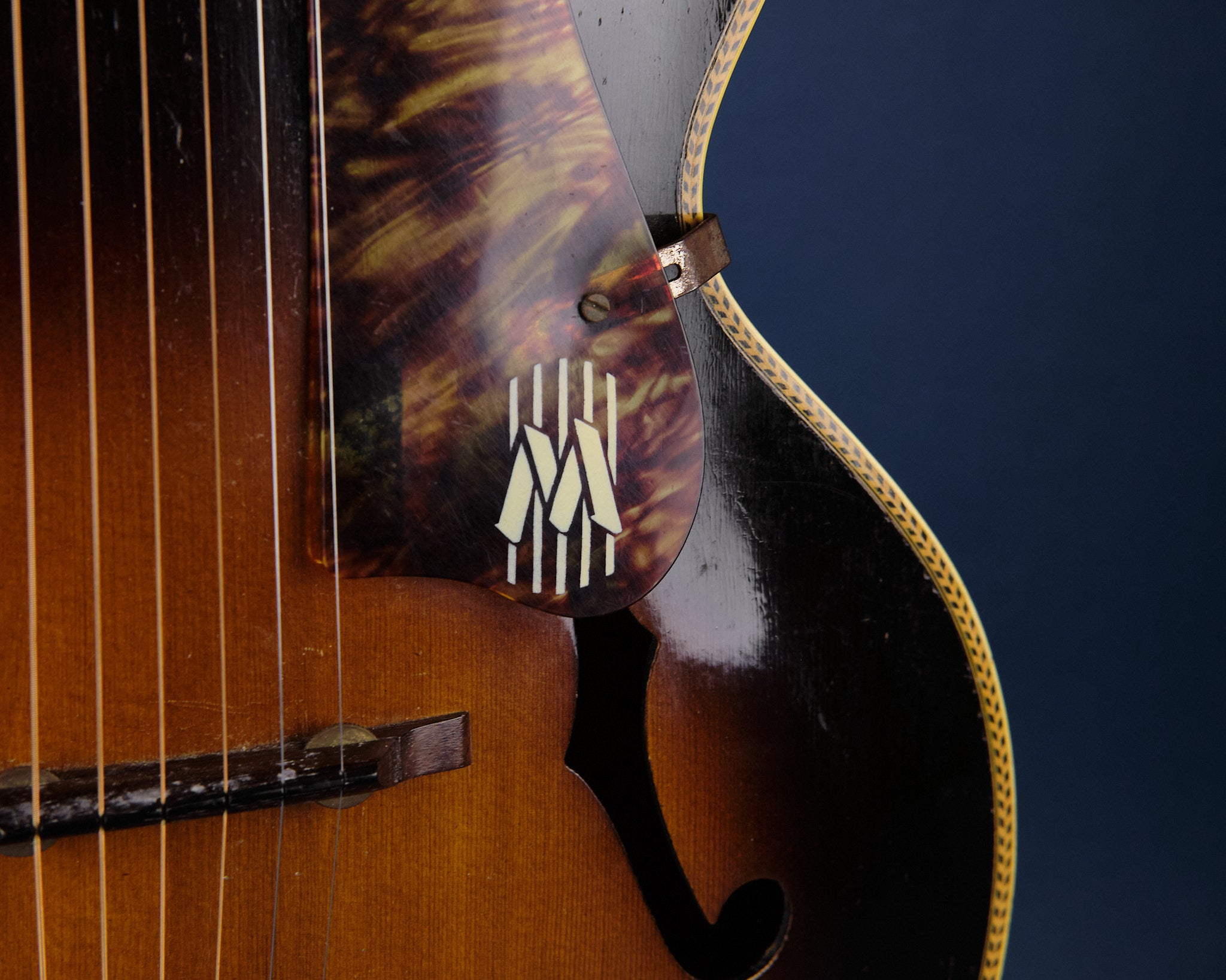 1940s Harmony Monterey H1326 Sunburst