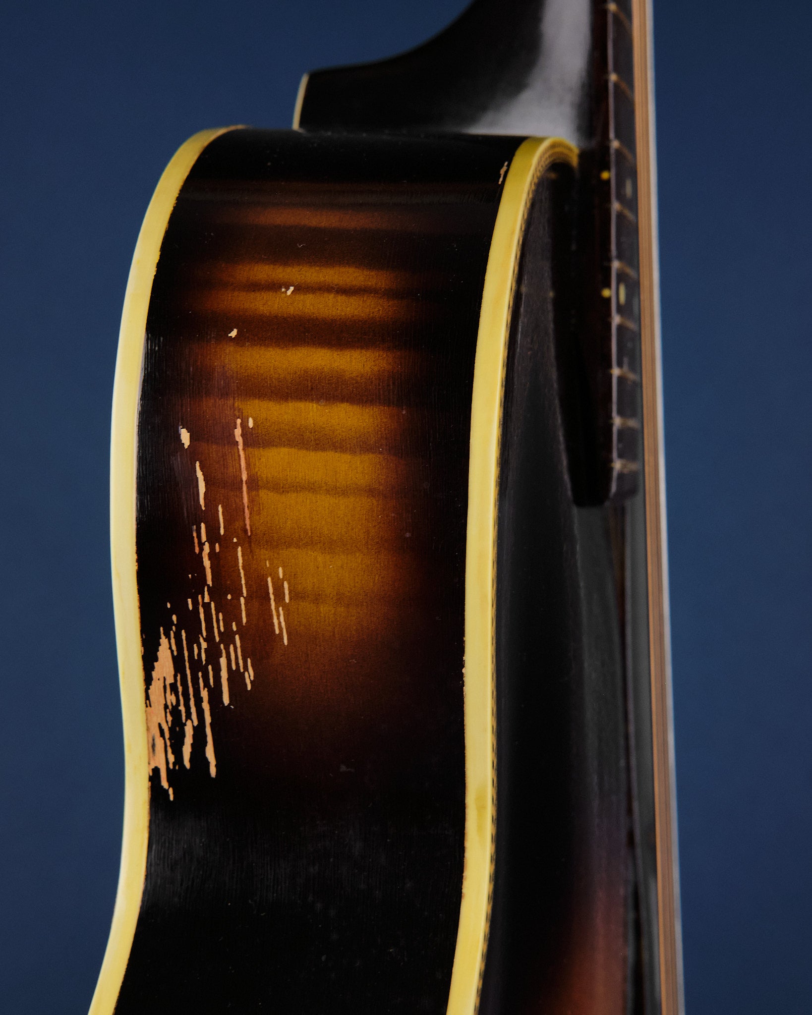 1940s Harmony Monterey H1326 Sunburst