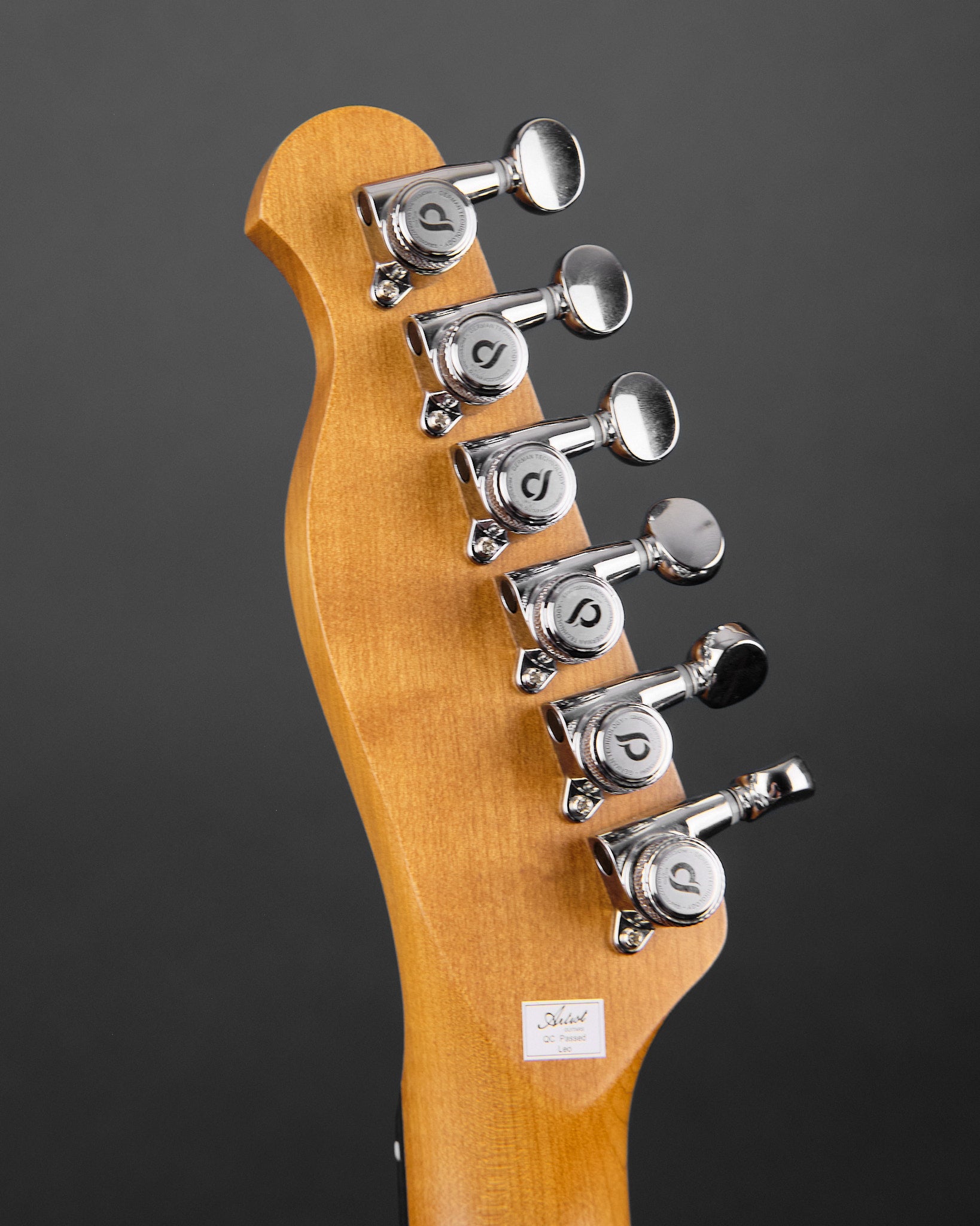 Artist AT53 Black Relic (Second-Hand)