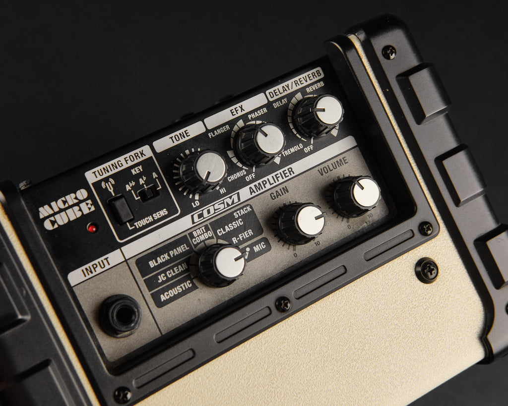 Roland Micro Cube 1 x 5" Portable Guitar Combo White (Second-Hand)