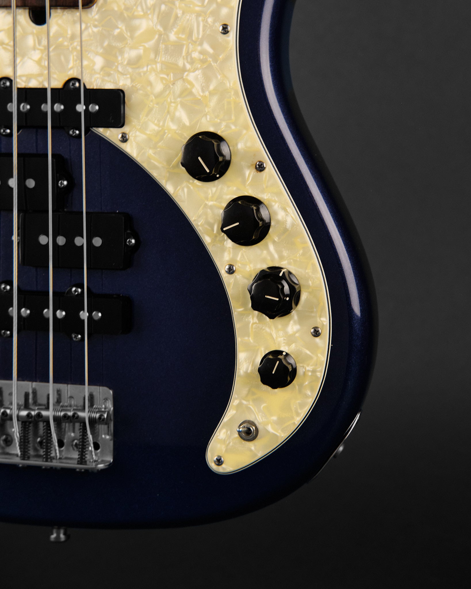 2000 Fender Stu Hamm Urge II Bass Bright Sapphire Metallic