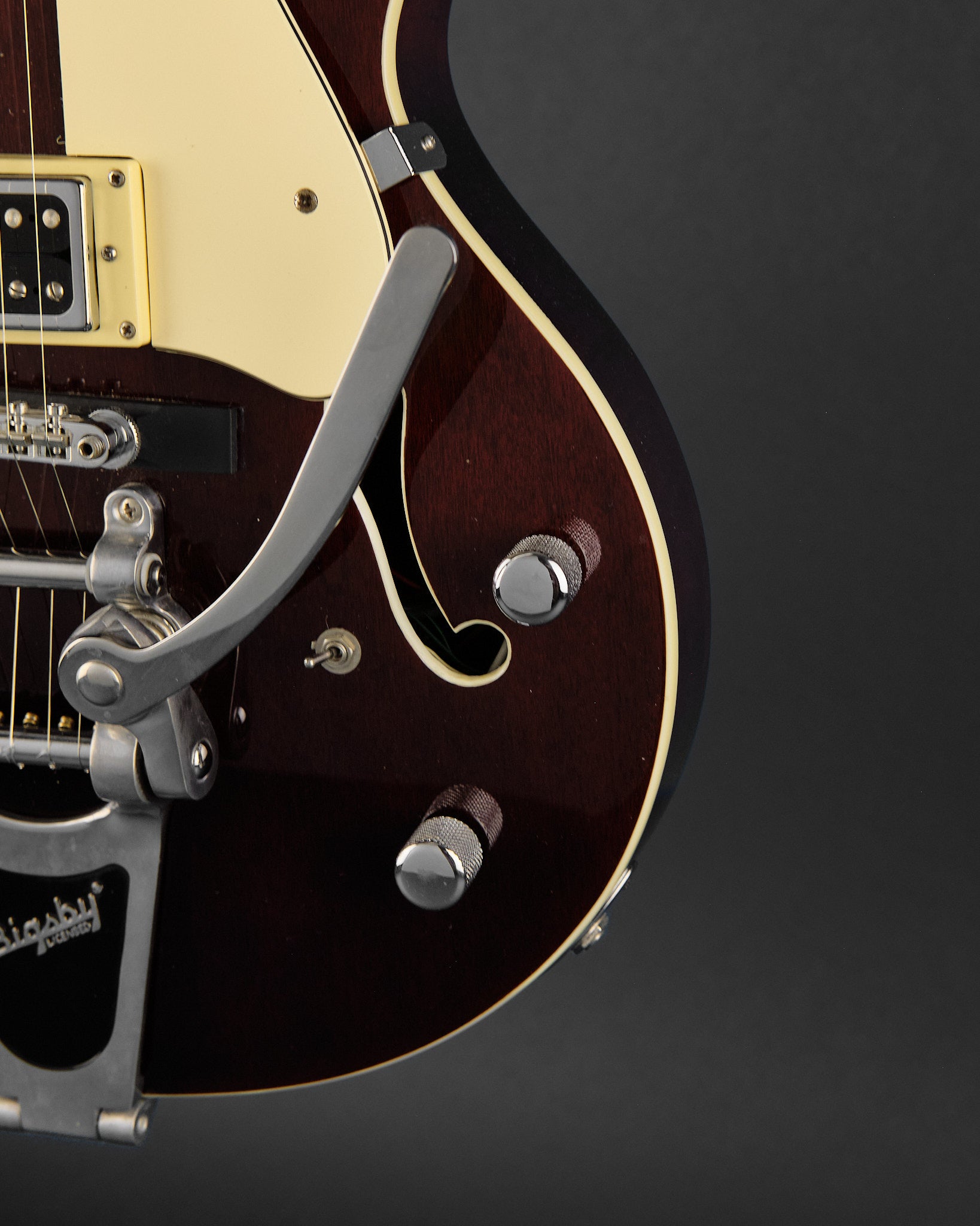 Aria FA-75 Walnut (Second-Hand)