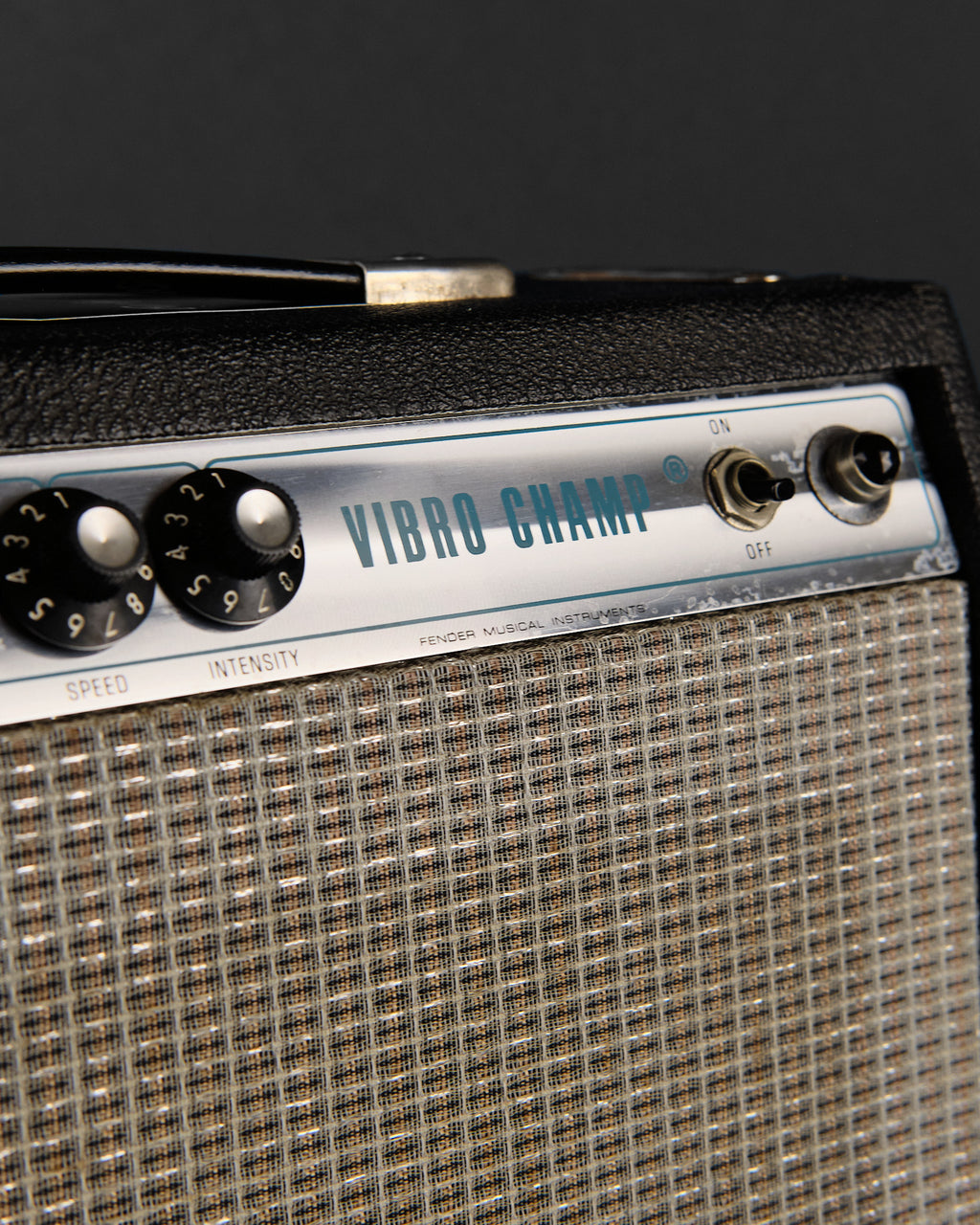 1977 Fender Vibro Champ 1x8" Guitar Combo