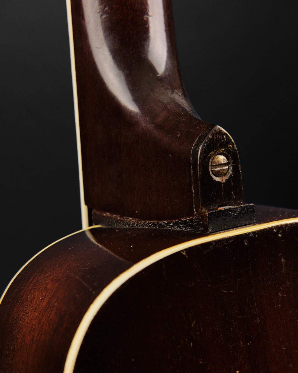 1930s Kay Kraft Style A Venetian Spruce