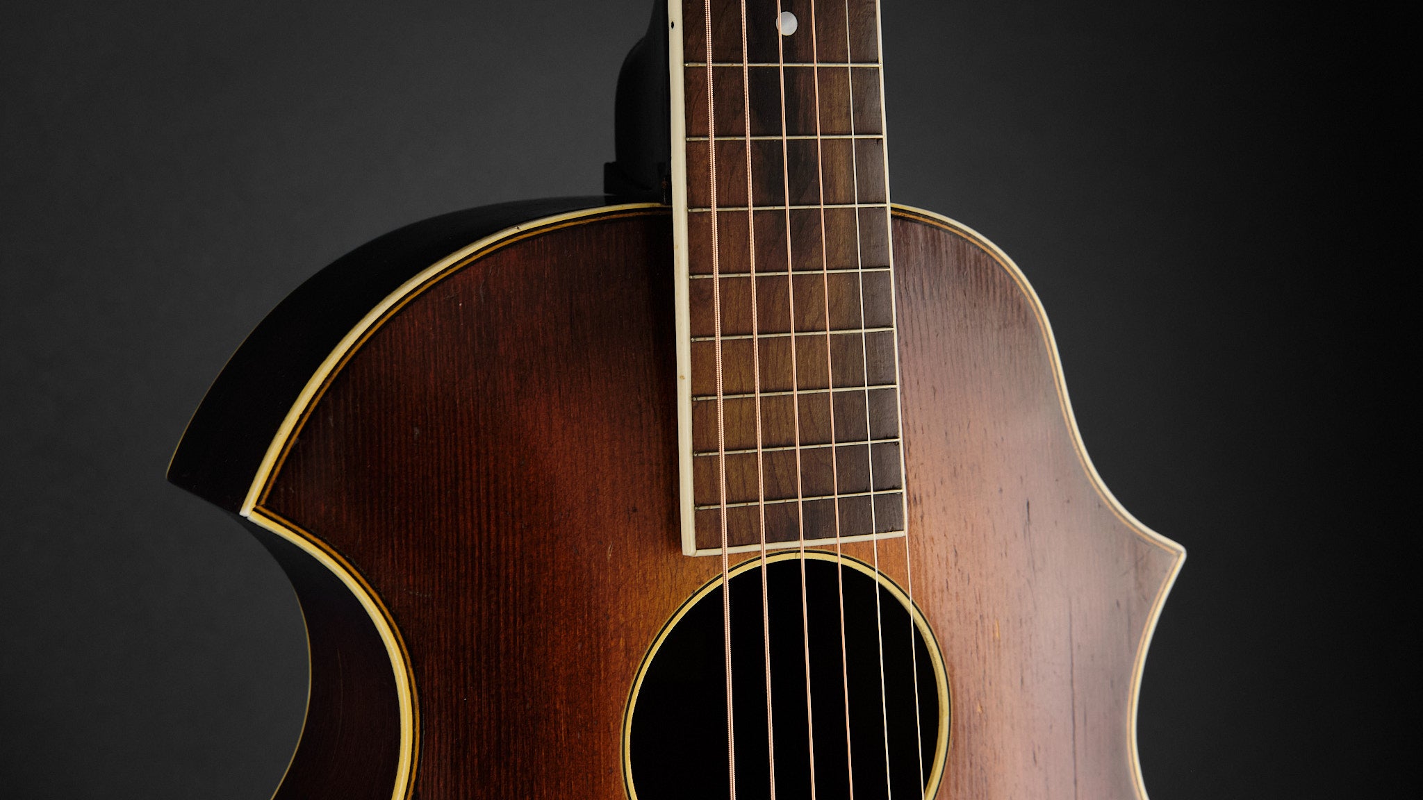 1930s Kay Kraft Style A Venetian Spruce