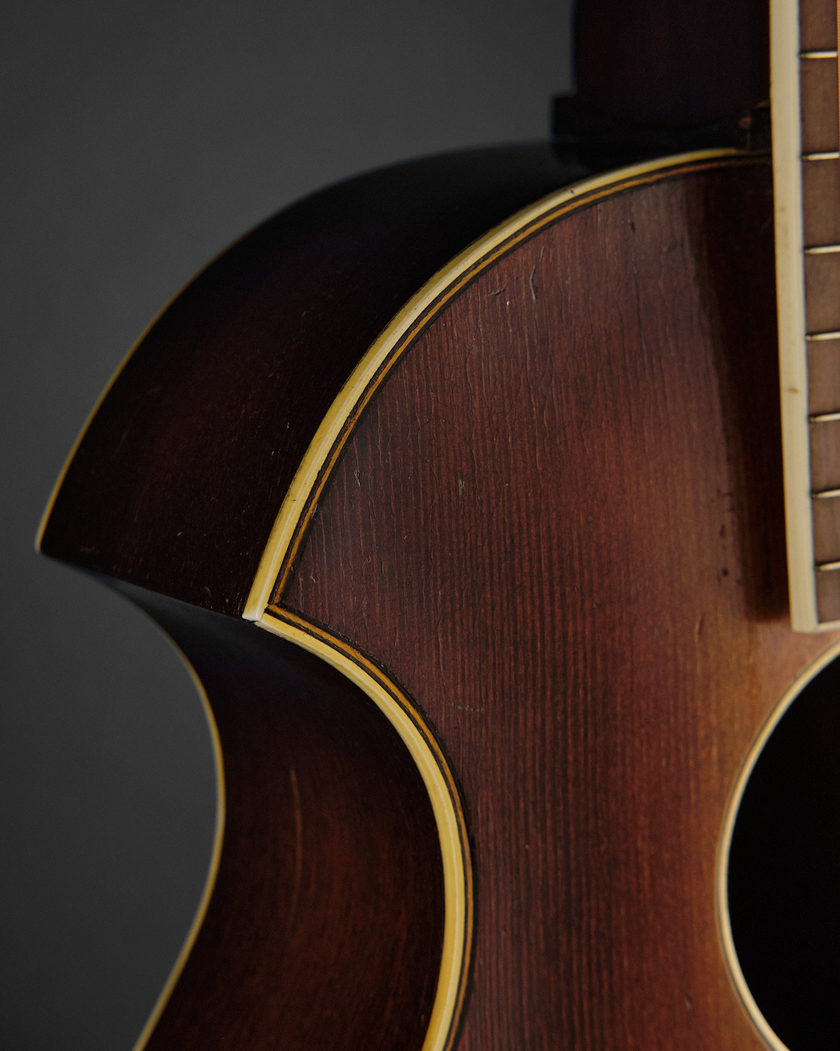 1930s Kay Kraft Style A Venetian Spruce