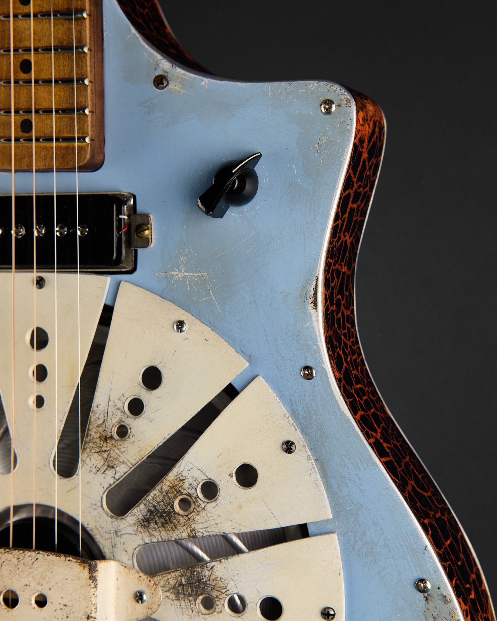 Sea Patrol Custom Guitars SP-38/57 Cutaway Resonator Aged Blue/Orange Crackle - detail photo 3 | Replay Guitars