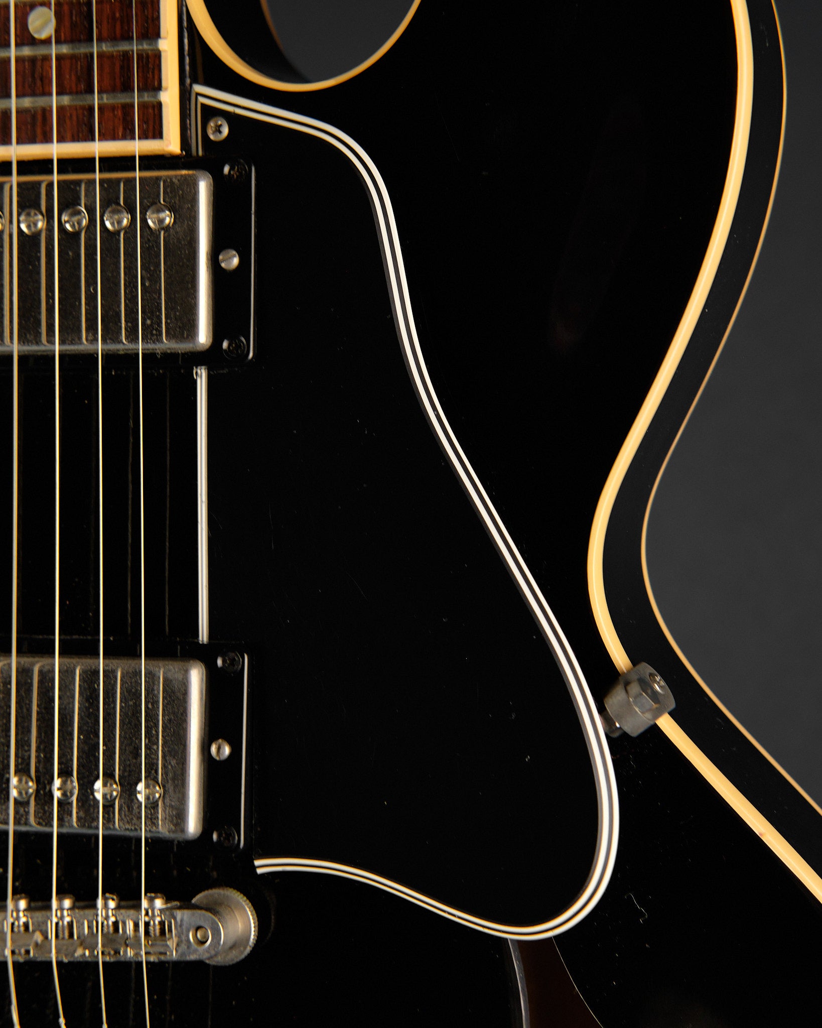 2006 Gibson Custom Shop Roy Orbison ES-335 Ebony - detail photo 4 | Replay Guitars