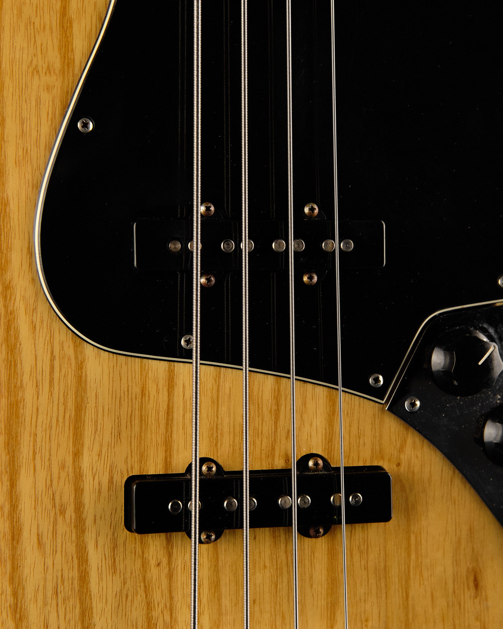 2017 Fender Deluxe Active Jazz Bass Natural
