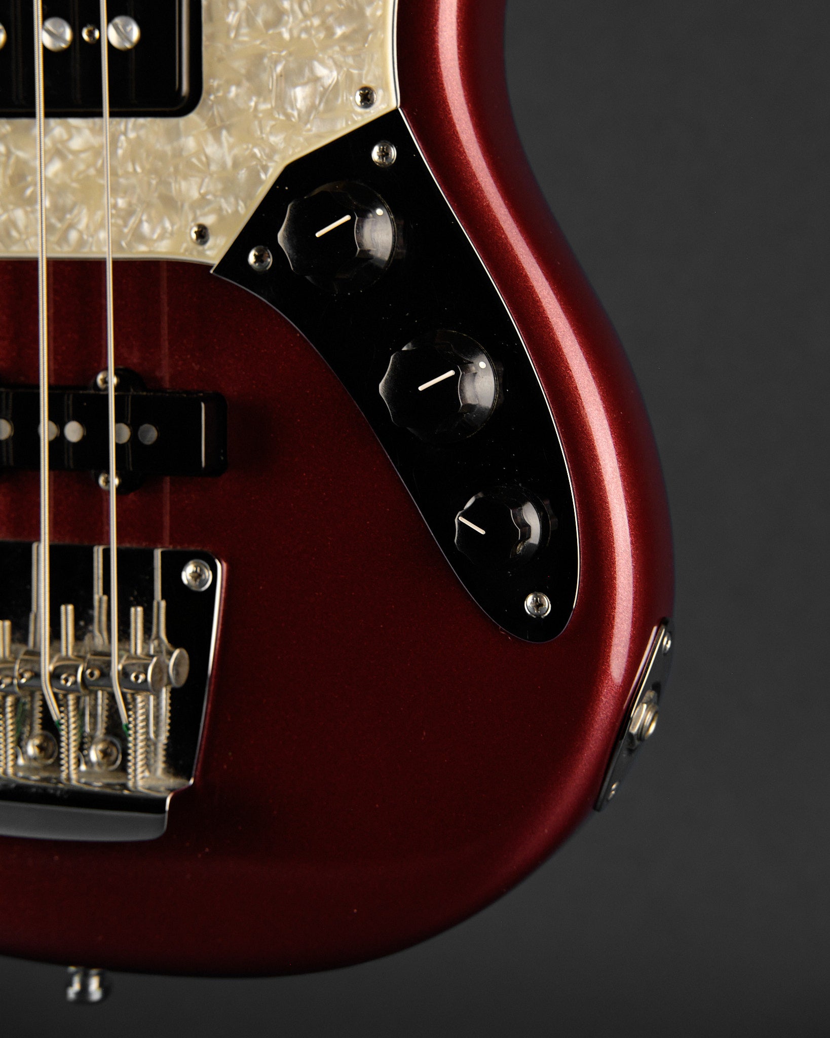 2019 Fender American Performer Mustang Bass Aubergine