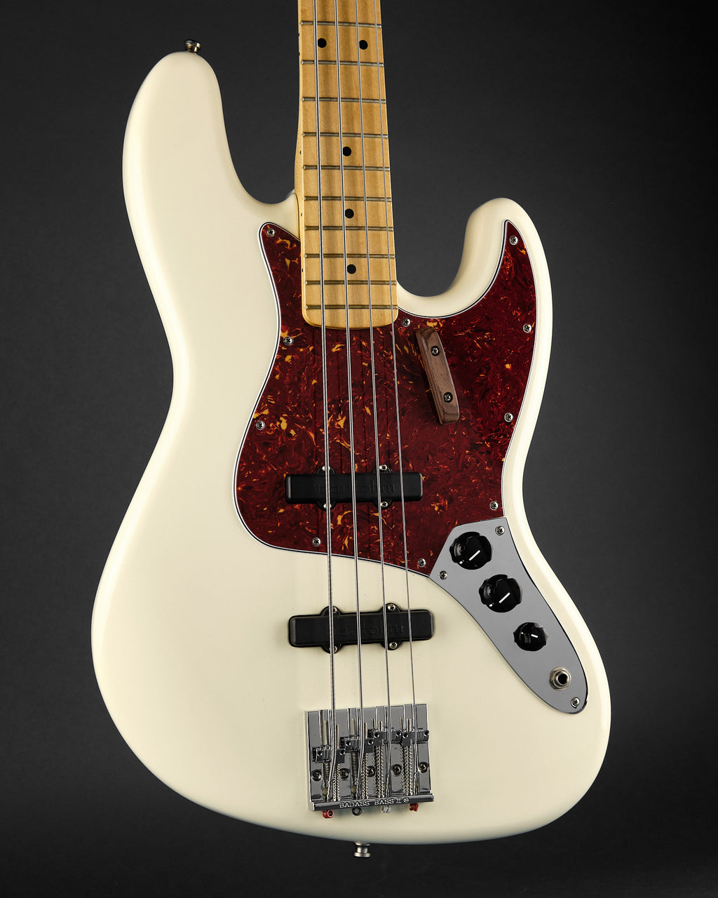 2014 Fender Standard Jazz Bass Arctic White