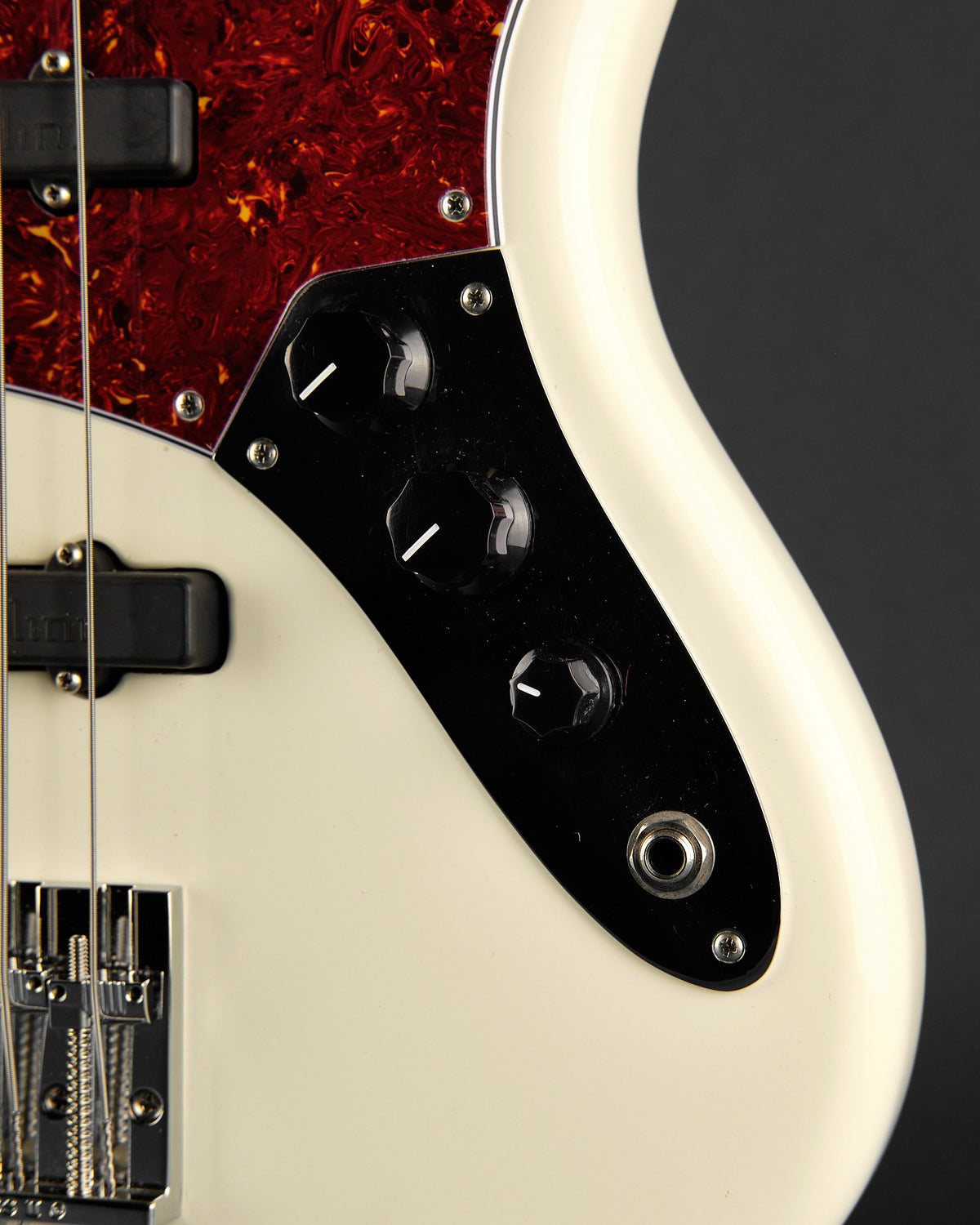 2014 Fender Standard Jazz Bass Arctic White