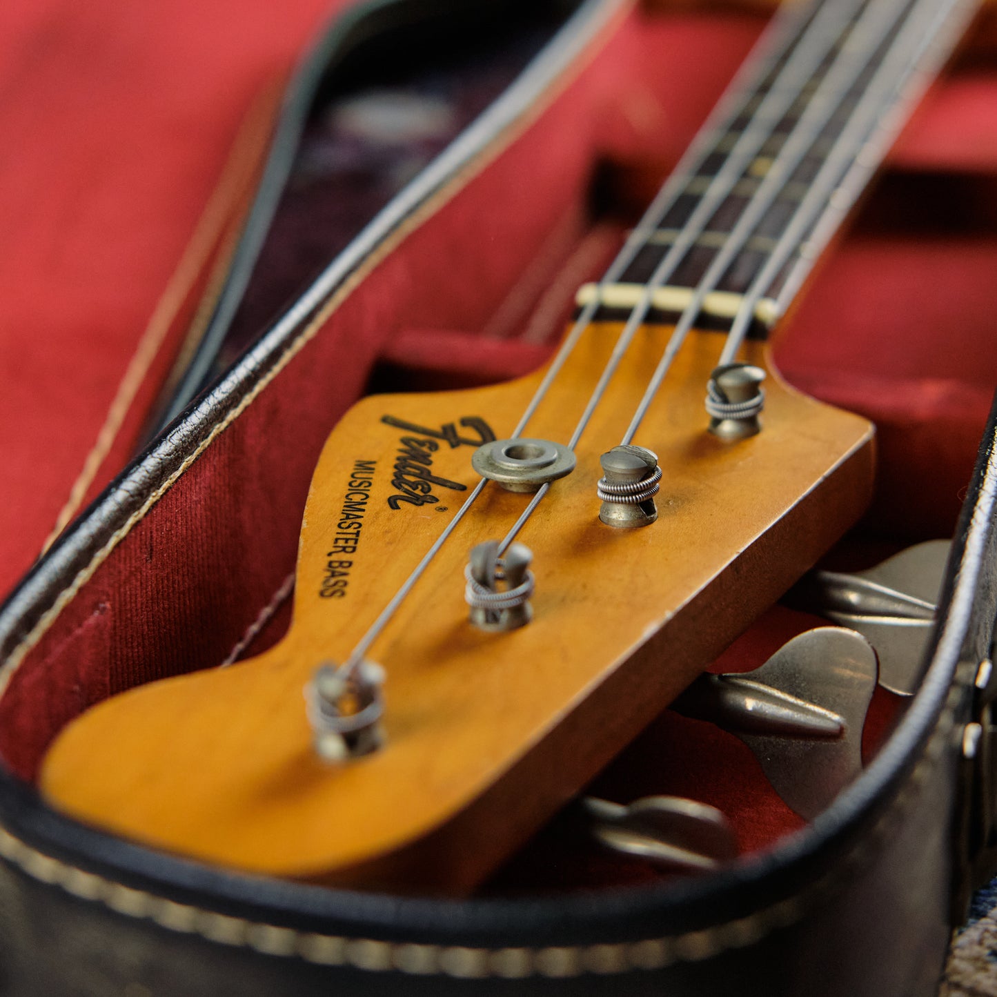 1975 Fender Musicmaster Bass Aged Olympic White